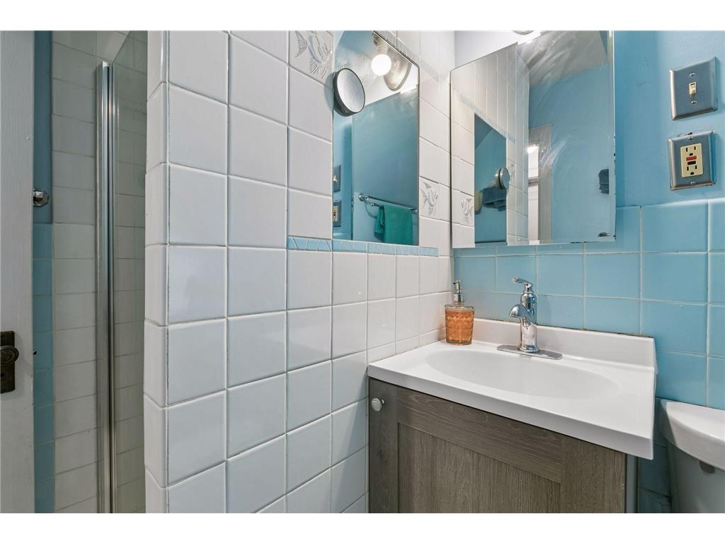 1908 E River Terrace Minneapolis MN 55414 7087792 image20