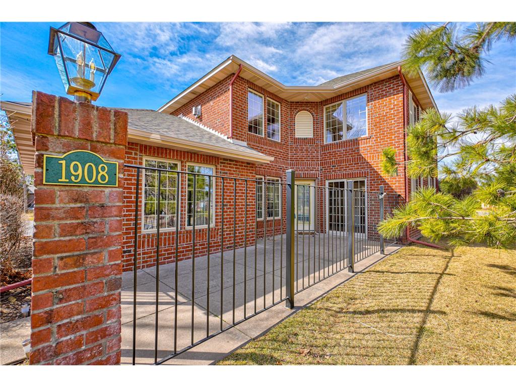 1908 Hunter Hill Road Hudson WI 54016 6685784 image1