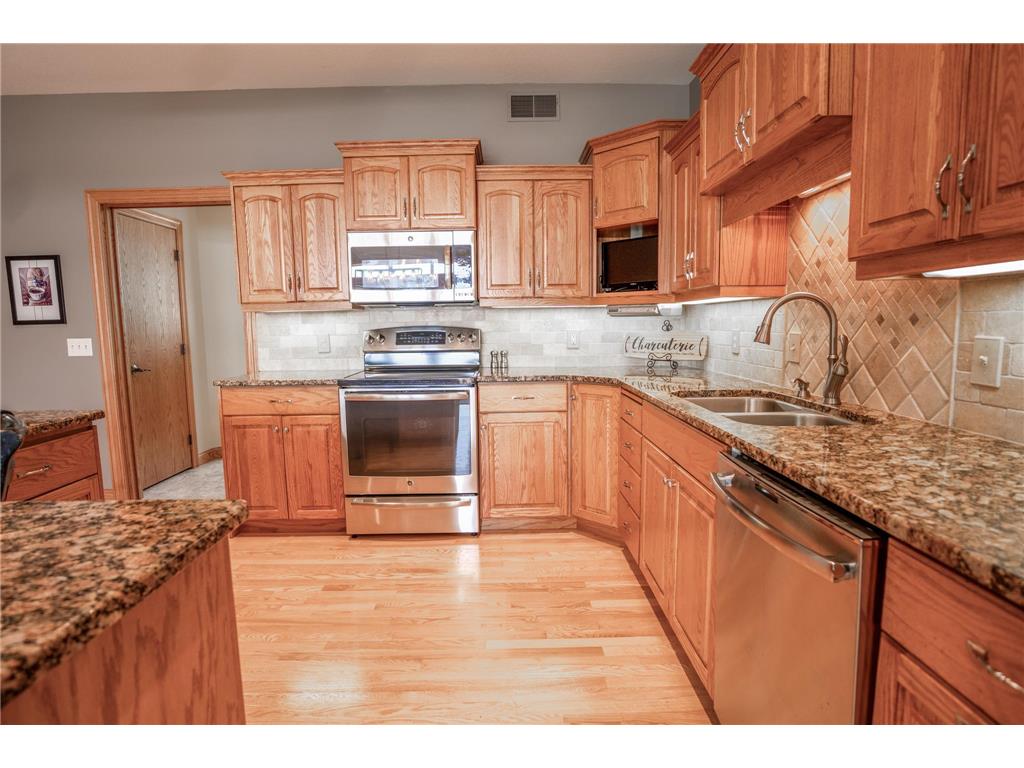 191 137th Avenue NW Lake Andrew Twp MN 56288 - Florida 7088371 image22
