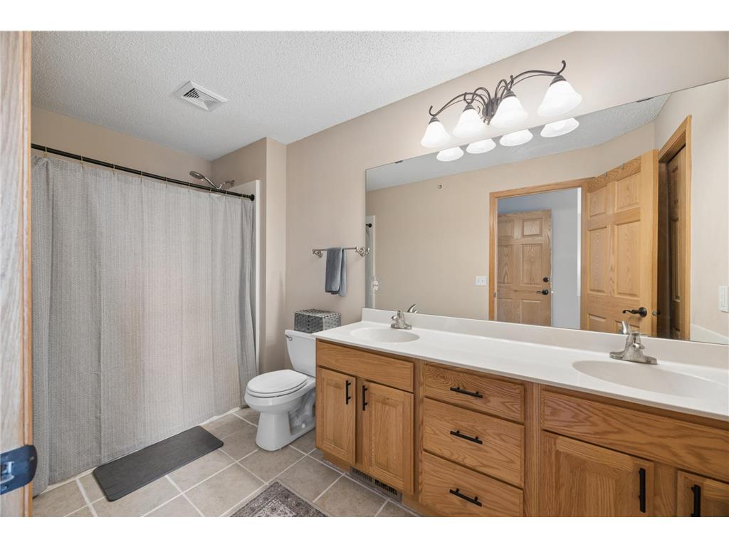 191 Larpenteur Avenue E #A Maplewood MN 55117 7051744 image21