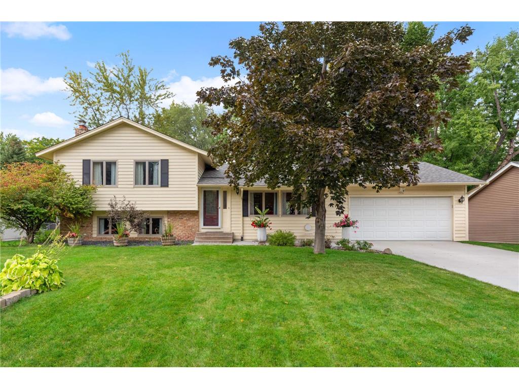 1910 E 115th Street Burnsville MN 55337 6605541 image1