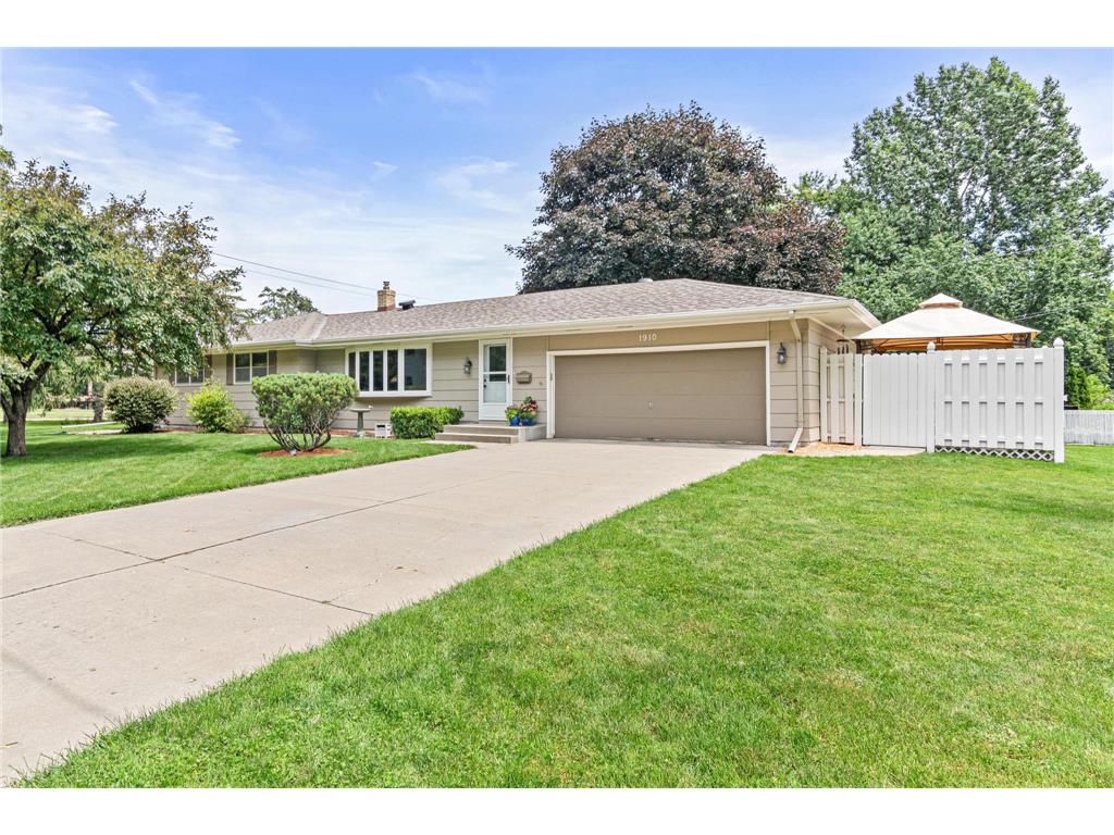 1910 Fernwood Street Roseville MN 55113 6543519 image1