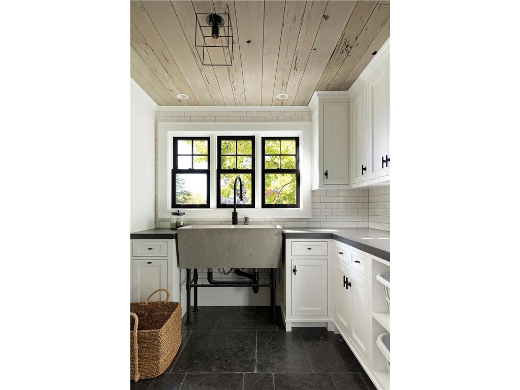 1910 Knox Avenue S Minneapolis MN 55403 6771323 image31