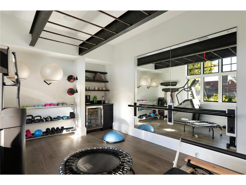 1910 Knox Avenue S Minneapolis MN 55403 6771323 image32