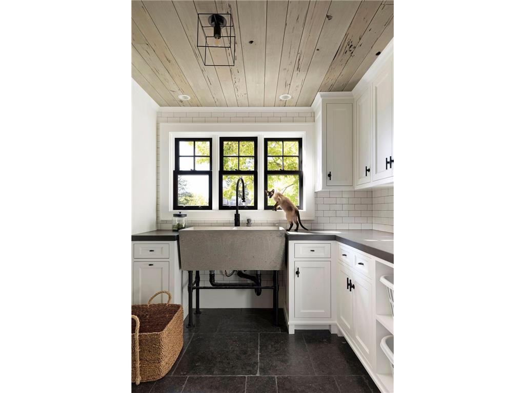 1910 Knox Avenue S Minneapolis MN 55403 6771323 image45