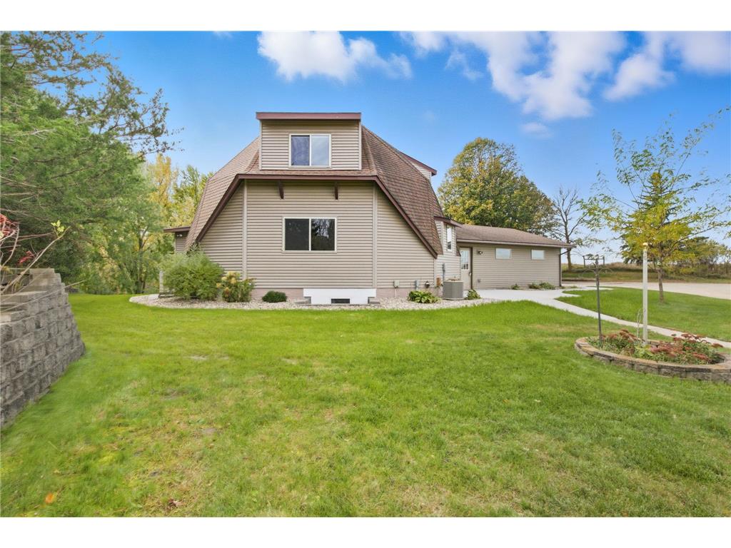 1911 60th Avenue NW Willmar MN 56201 6805912 image1