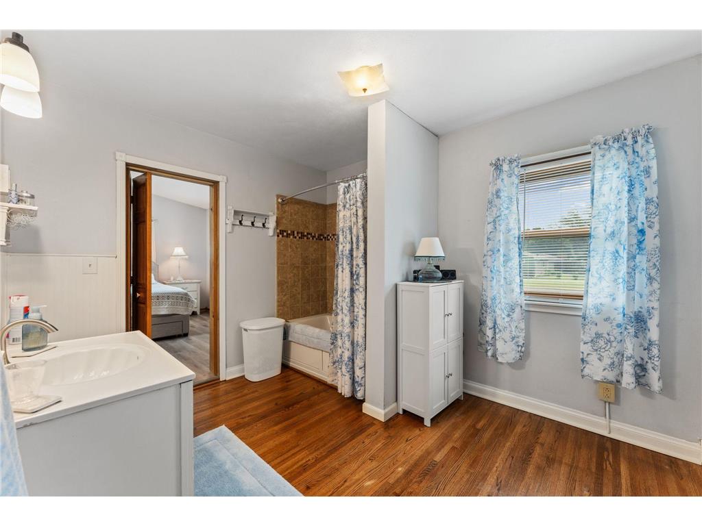 1911 County Road F E White Bear Lake MN 55110 - Goose 7104018 image18
