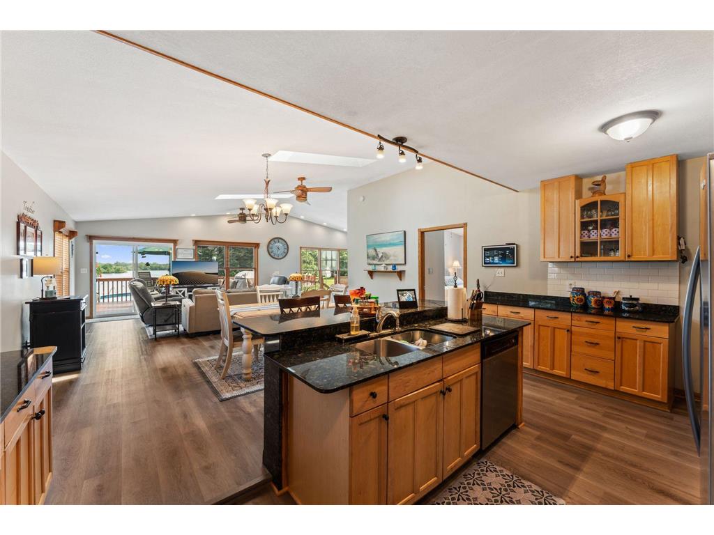 1911 County Road F E White Bear Lake MN 55110 - Goose 7104018 image24