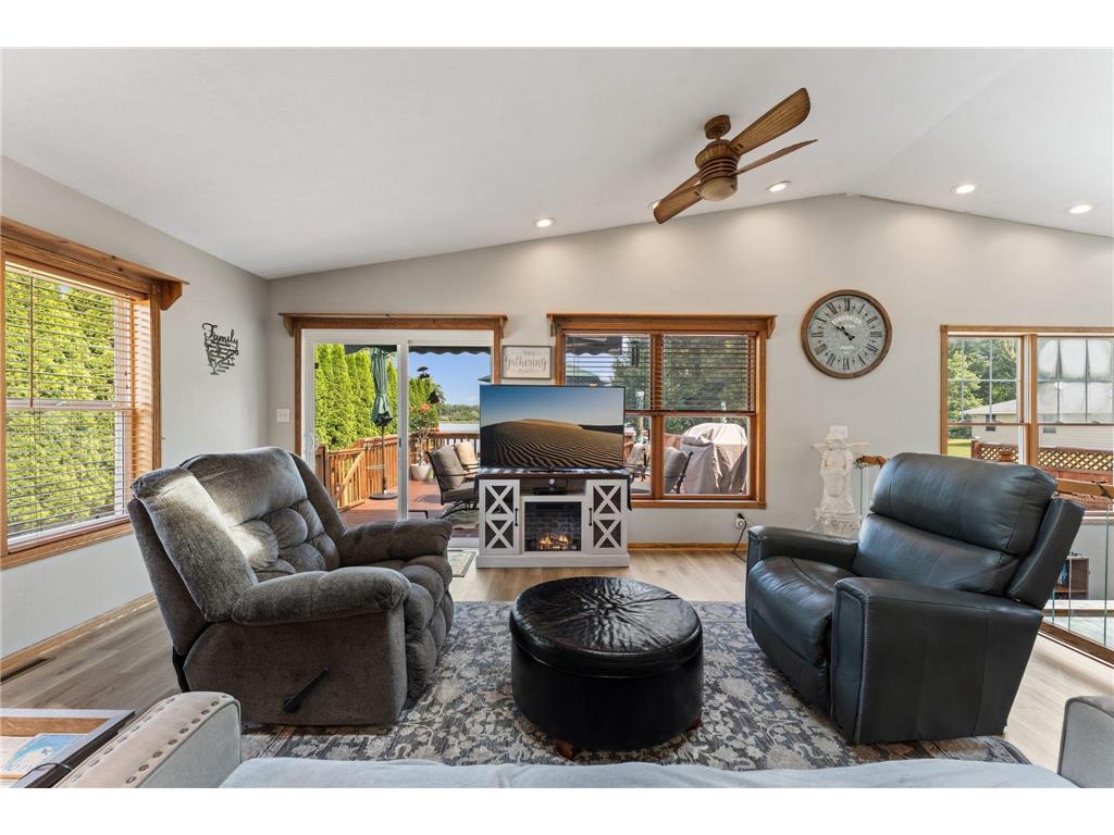 1911 County Road F E White Bear Lake MN 55110 - Goose 7104018 image32