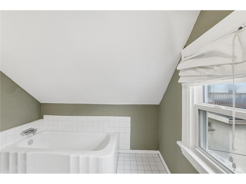 1911 E 35th Street Minneapolis MN 55407 6796528 image17