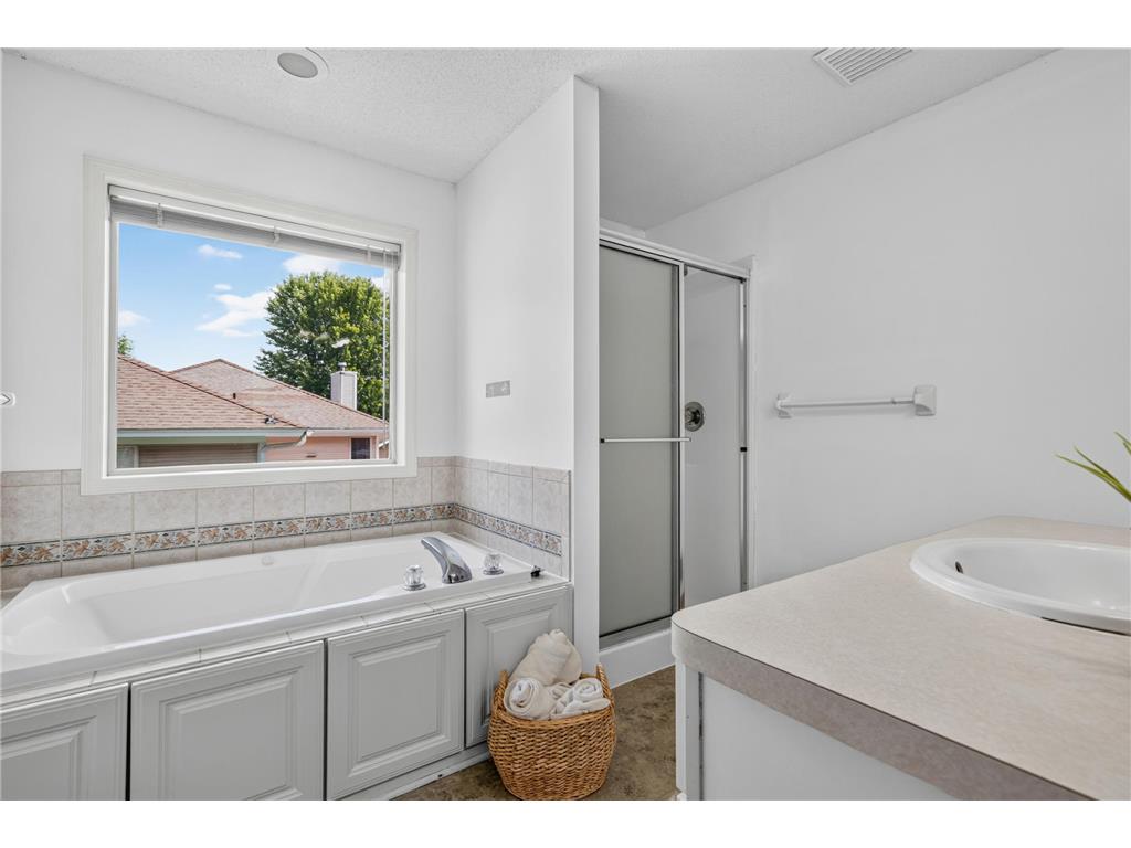 1911 Queens Drive Woodbury MN 55125 7101519 image16