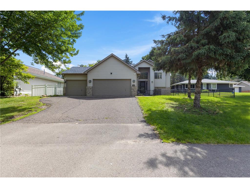1911 Queens Drive Woodbury MN 55125 7101519 image2