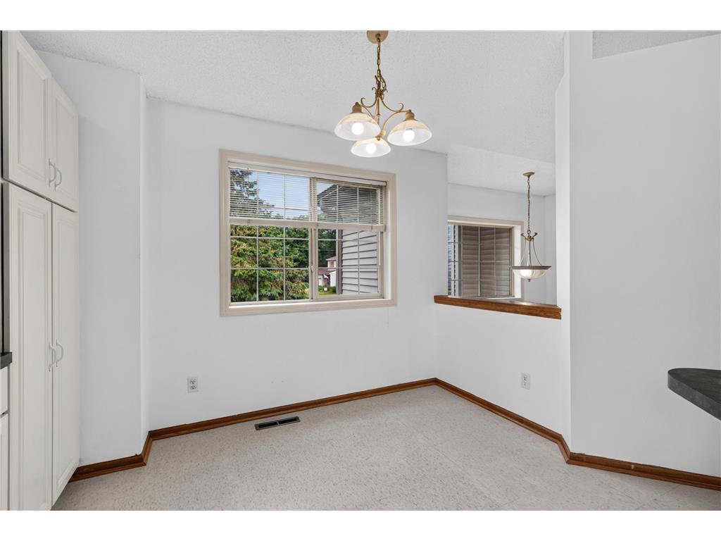 1911 Queens Drive Woodbury MN 55125 7101519 image6