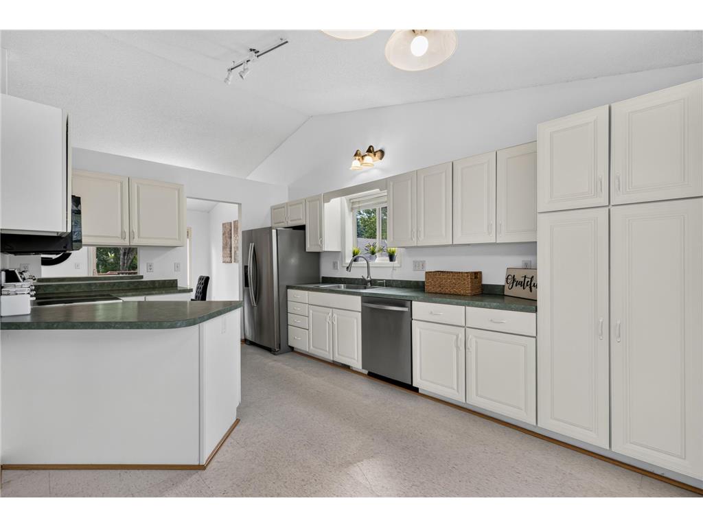1911 Queens Drive Woodbury MN 55125 7101519 image7
