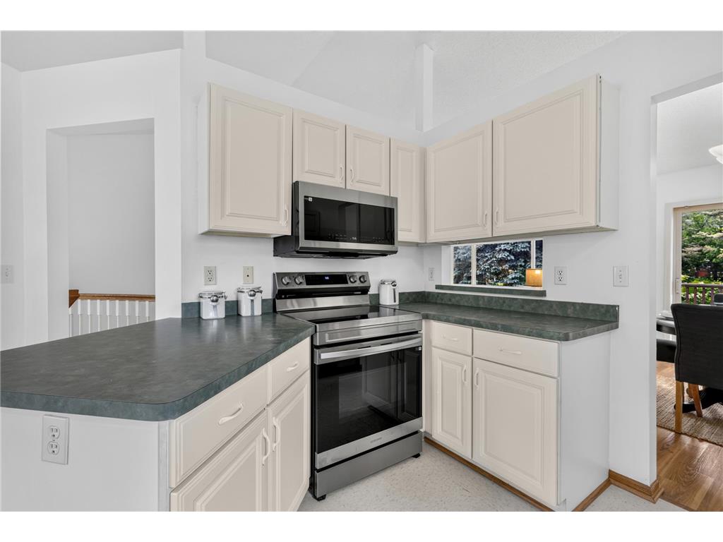 1911 Queens Drive Woodbury MN 55125 7101519 image9