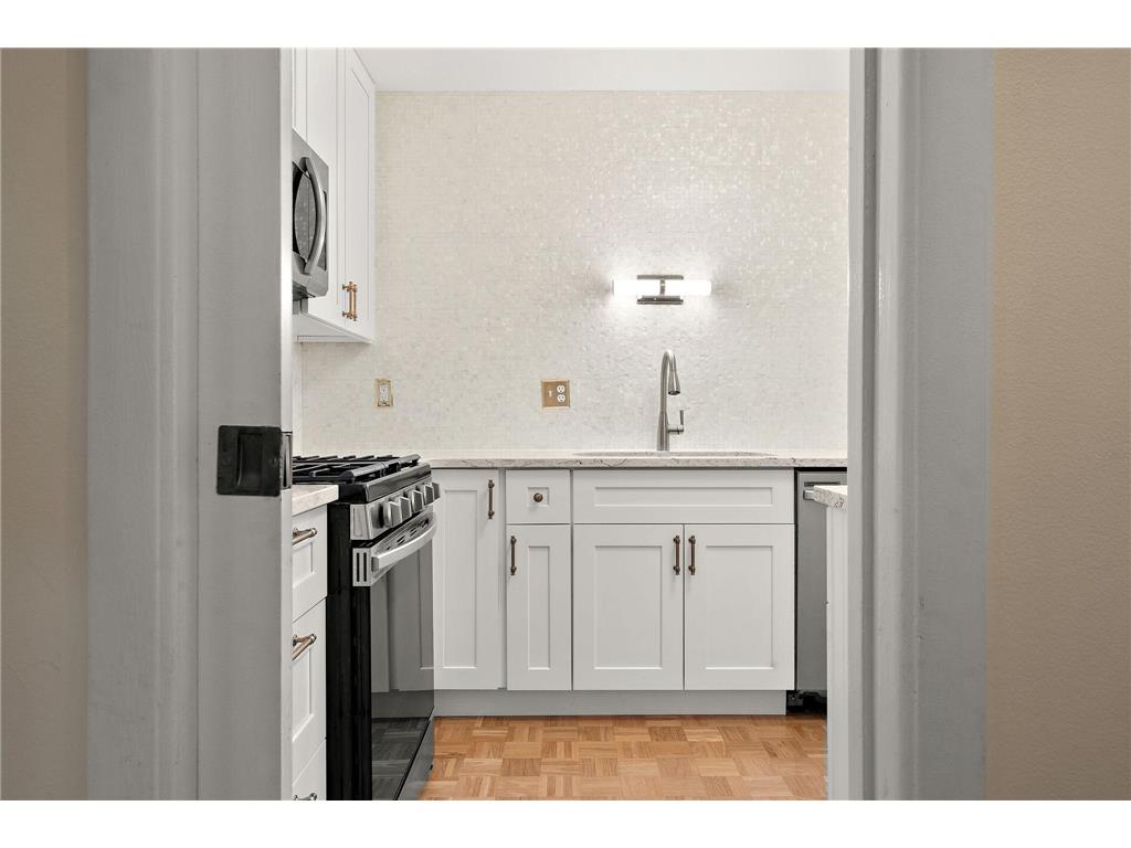 1912 Dupont Avenue S #103 Minneapolis MN 55403 7015560 image14