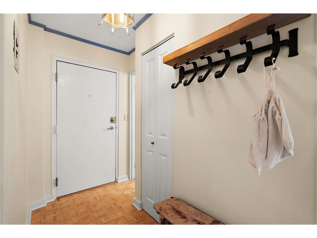 1912 Dupont Avenue S #103 Minneapolis MN 55403 7015560 image3