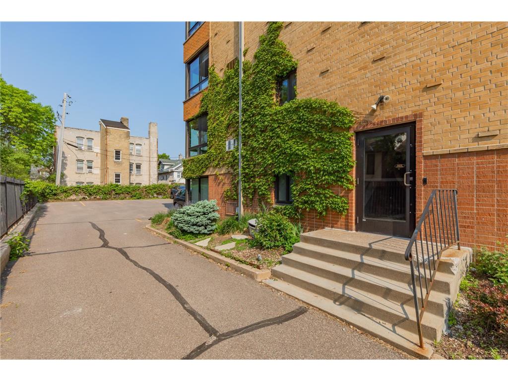 1912 Dupont Avenue S 202, Minneapolis, MN, 55403 MLS 6508999