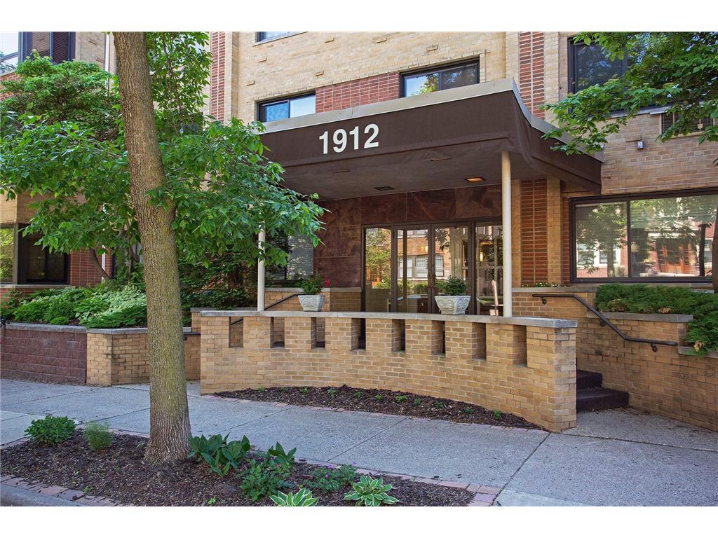 1912 Dupont Avenue S #204 Minneapolis MN 55403 6483126 image1