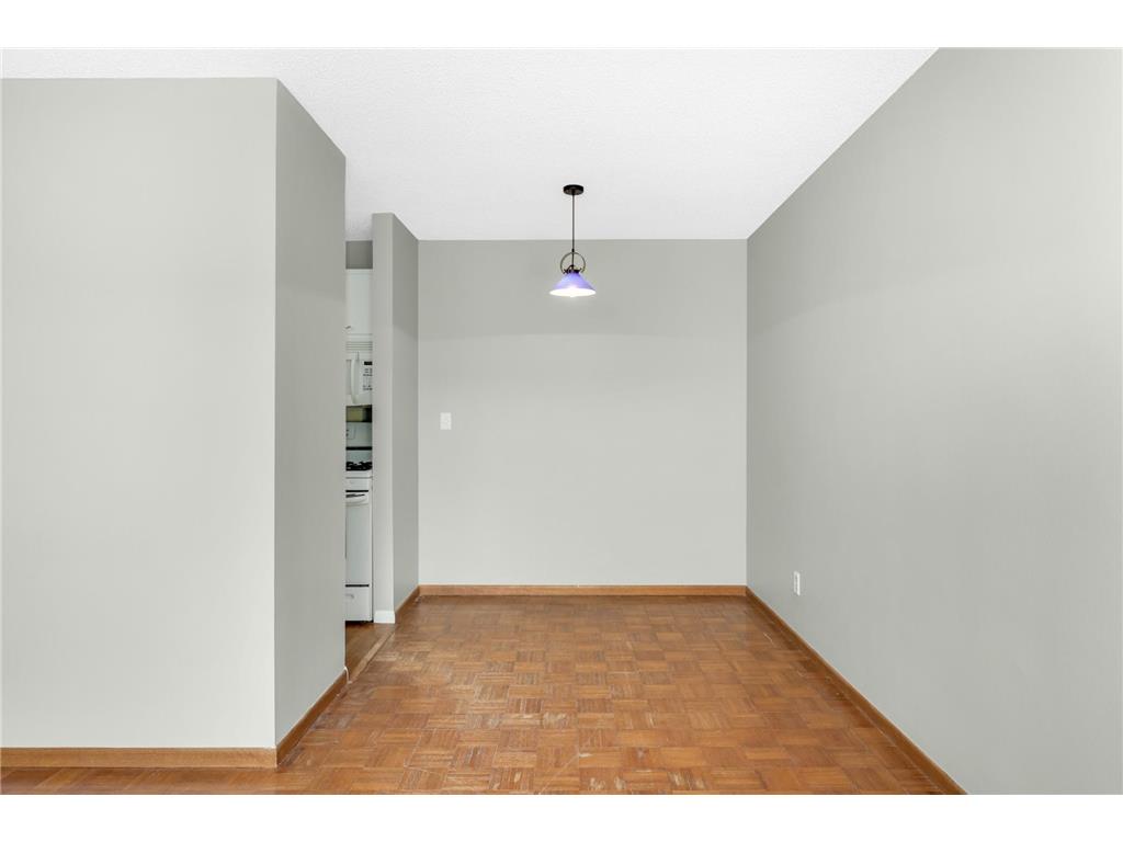 1912 Dupont Avenue S #405 Minneapolis MN 55403 7043715 image3