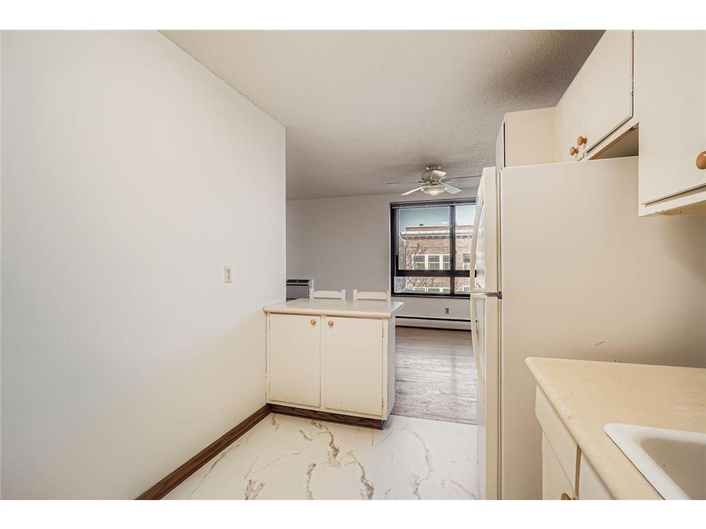 1912 Dupont Avenue S #407 Minneapolis MN 55403 6825501 image5