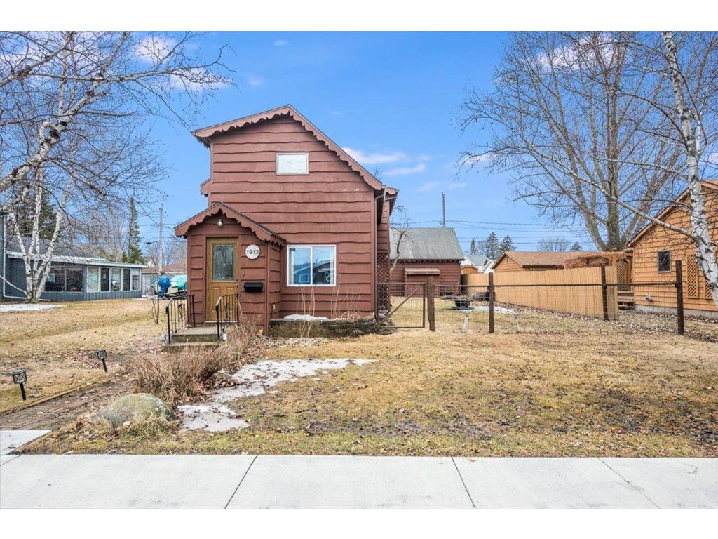 1912 E 3rd Street Superior WI 54880 7055324 image1