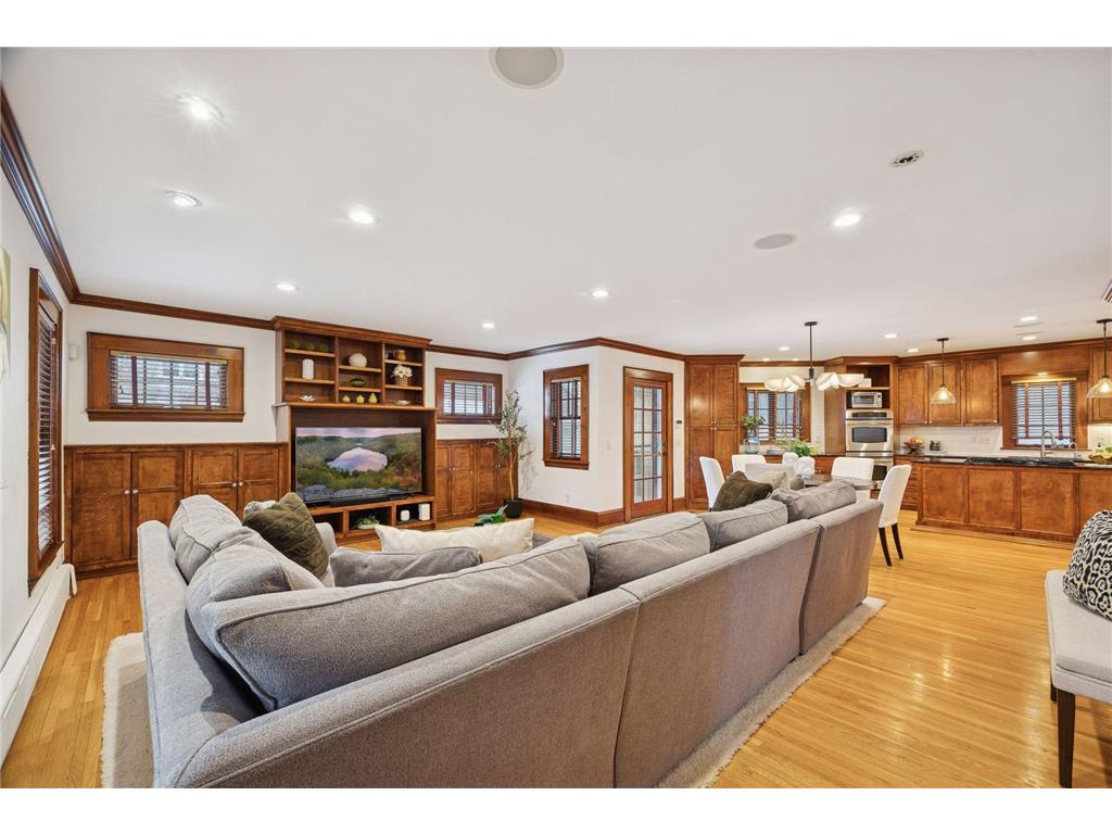 1912 Irving Avenue S Minneapolis MN 55403 7013017 image24