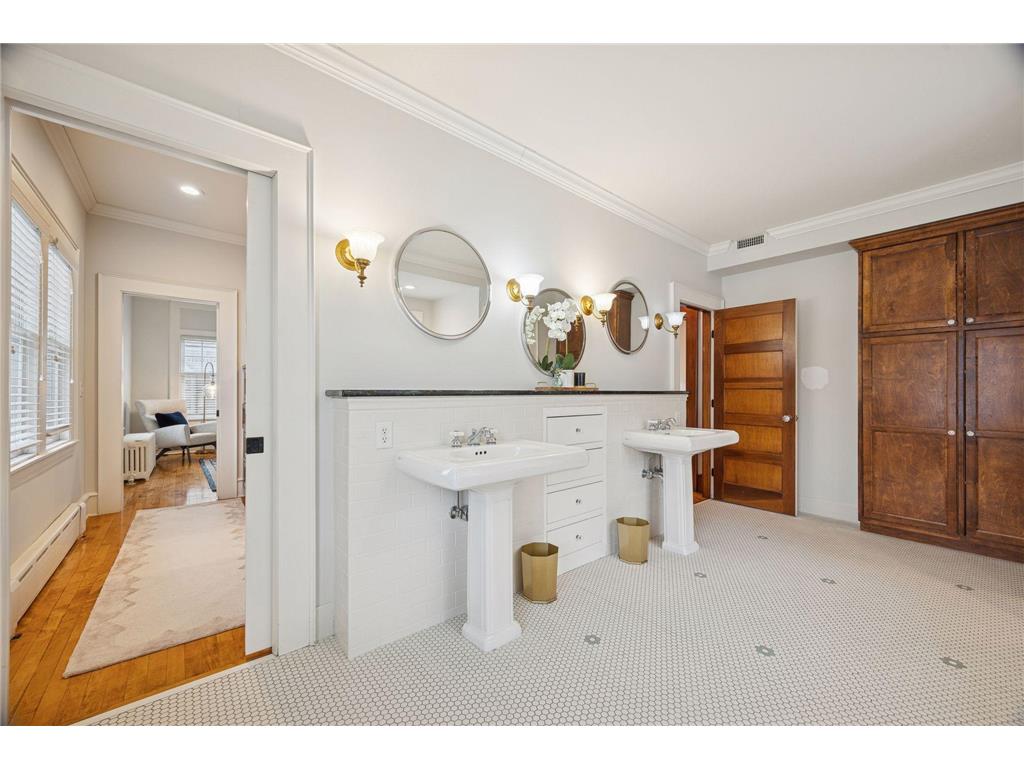 1912 Irving Avenue S Minneapolis MN 55403 7013017 image42
