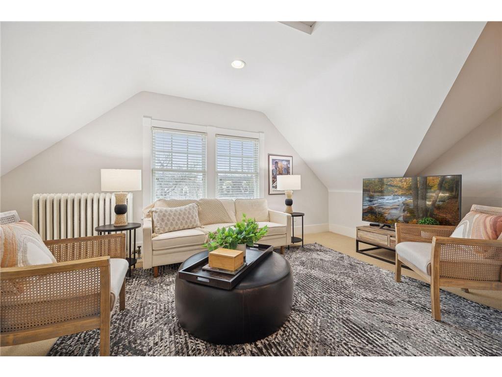 1912 Irving Avenue S Minneapolis MN 55403 7013017 image49