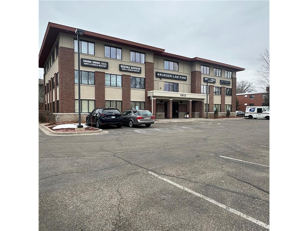 1912 Lexington Avenue N Roseville MN 55113 6588385 image1