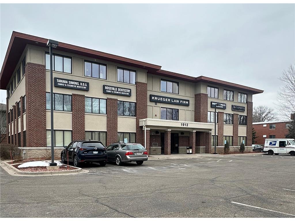 1912 Lexington Avenue N Roseville MN 55113 6588385 image2