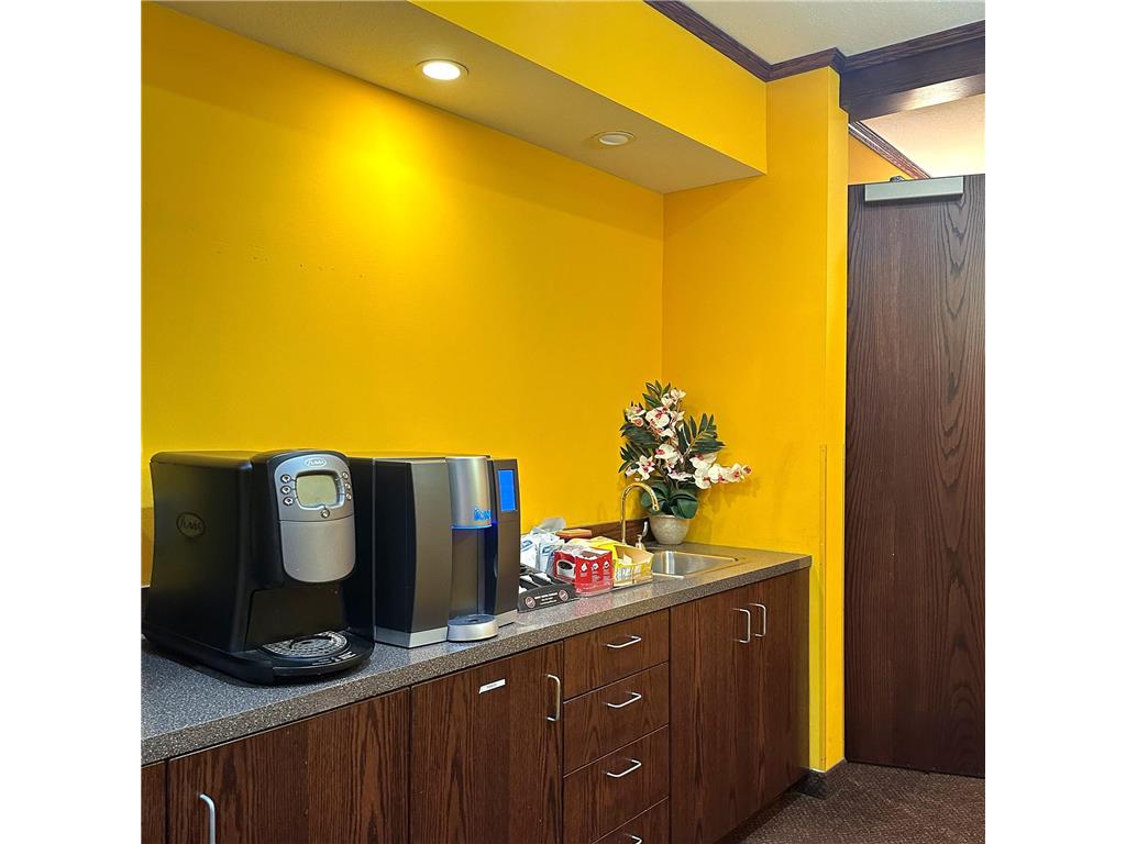 1912 Lexington Avenue N Roseville MN 55113 6588385 image9