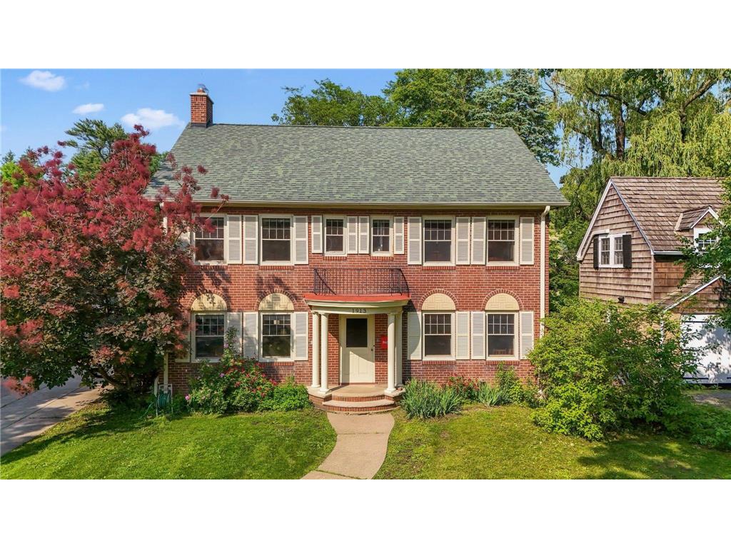 1913 E River Parkway Minneapolis MN 55414 6735245 image1