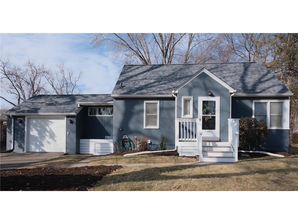 1913 Edgewater Avenue Arden Hills MN 55112 6501105 image1