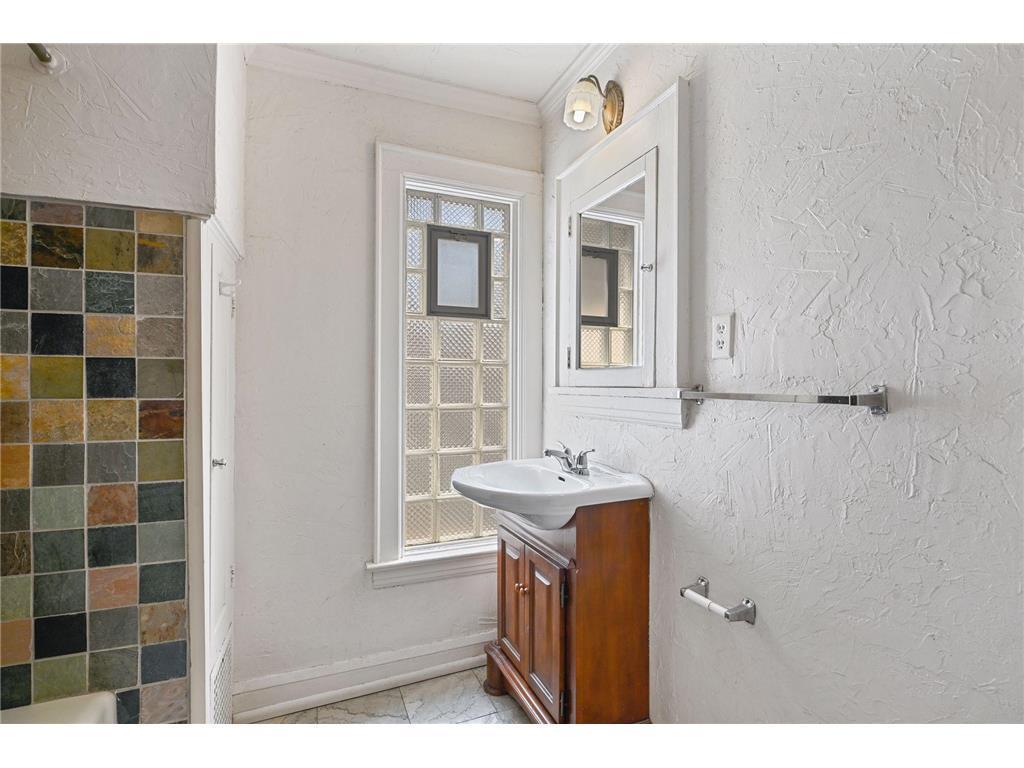 1913 Emerson Avenue #203 Minneapolis MN 55408 7065699 image10