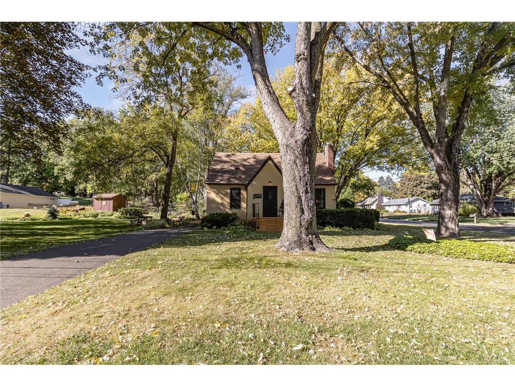 1913 Howard Street N Maplewood MN 55109 6632737 image1