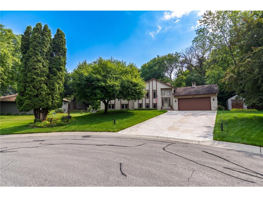 19135 Maple Leaf Drive Eden Prairie MN 55346 7106530 image1