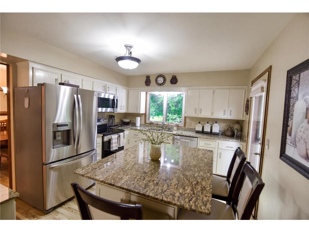 19135 Maple Leaf Drive Eden Prairie MN 55346 7106530 image3