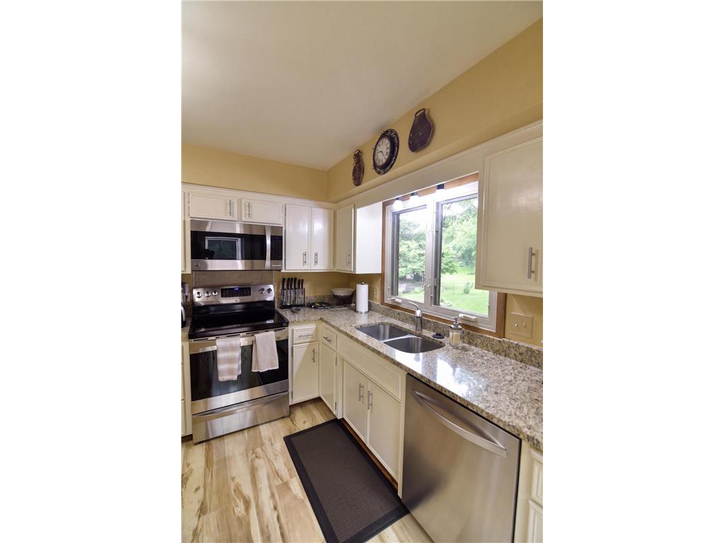19135 Maple Leaf Drive Eden Prairie MN 55346 7106530 image5