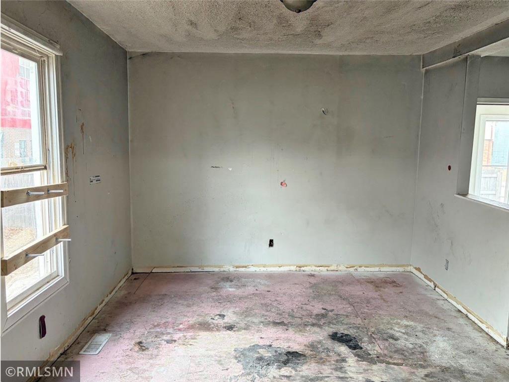 1914 Penn Avenue N Minneapolis MN 55411 7038230 image6