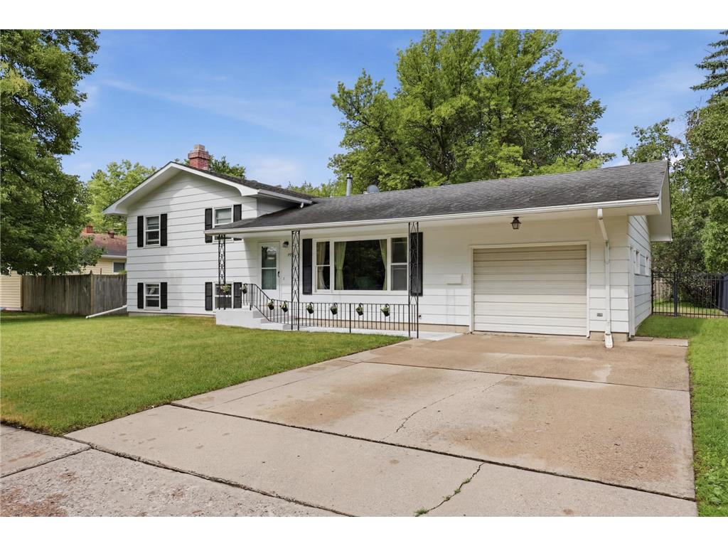 1915 11th Street S Moorhead MN 56560 7096675 image2