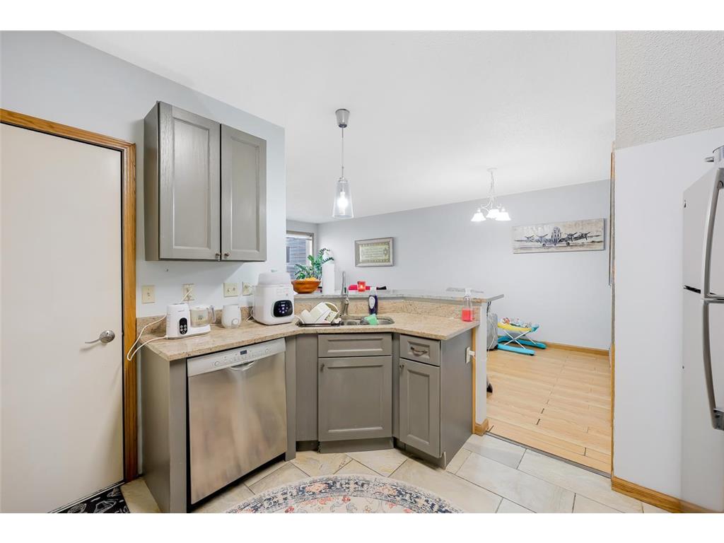 1915 Bluestem Lane Shoreview MN 55126 7066285 image16
