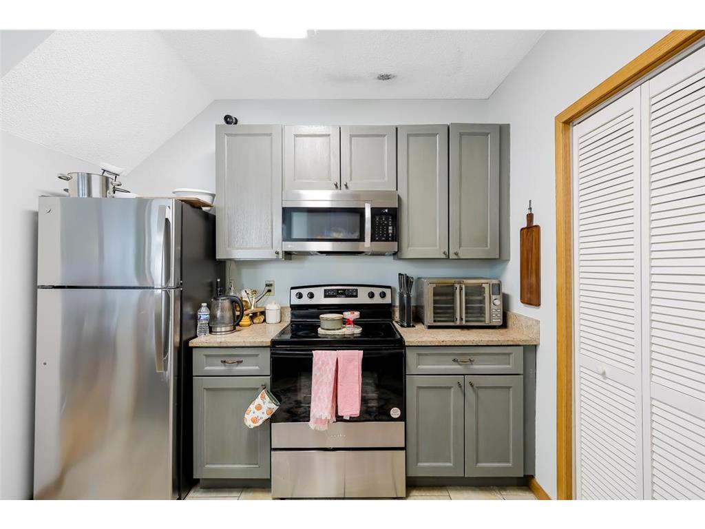 1915 Bluestem Lane Shoreview MN 55126 7066285 image17