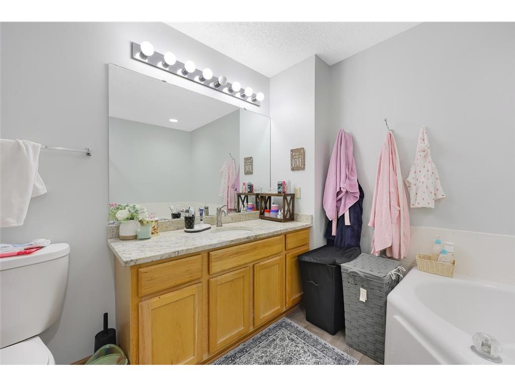 1915 Bluestem Lane Shoreview MN 55126 7066285 image25
