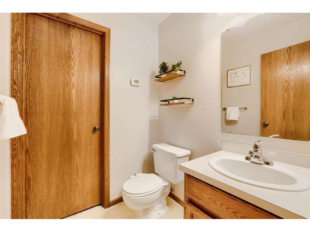 1915 E 122nd Street Burnsville MN 55337 7071156 image10