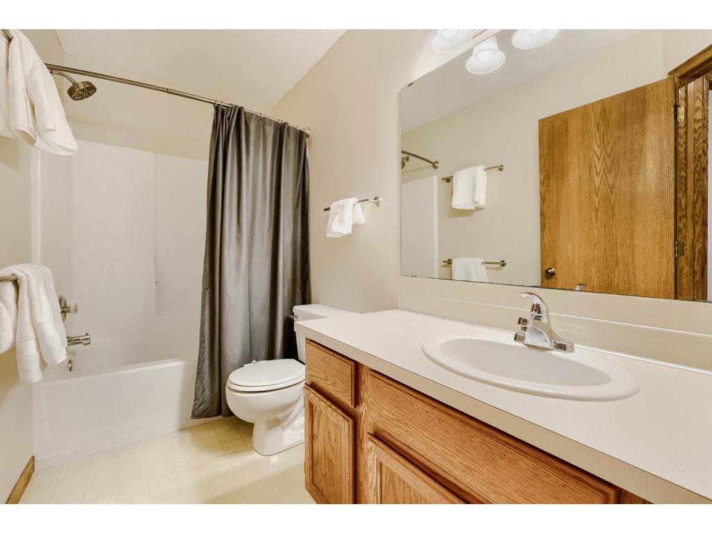 1915 E 122nd Street Burnsville MN 55337 7071156 image15