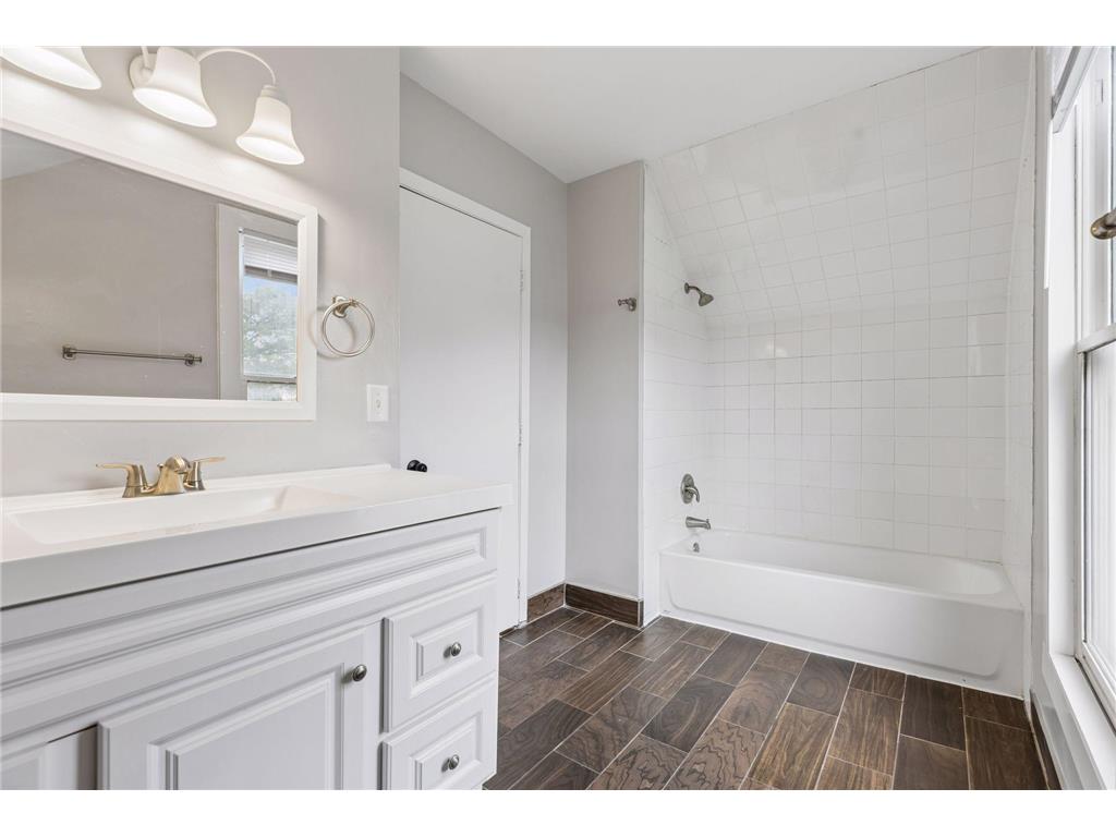 1915 Glenwood Avenue Minneapolis MN 55405 7086588 image15