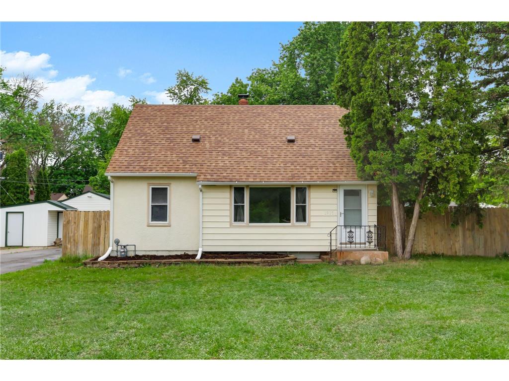 1915 Hazelwood Street Maplewood MN 55109 6733546 image1