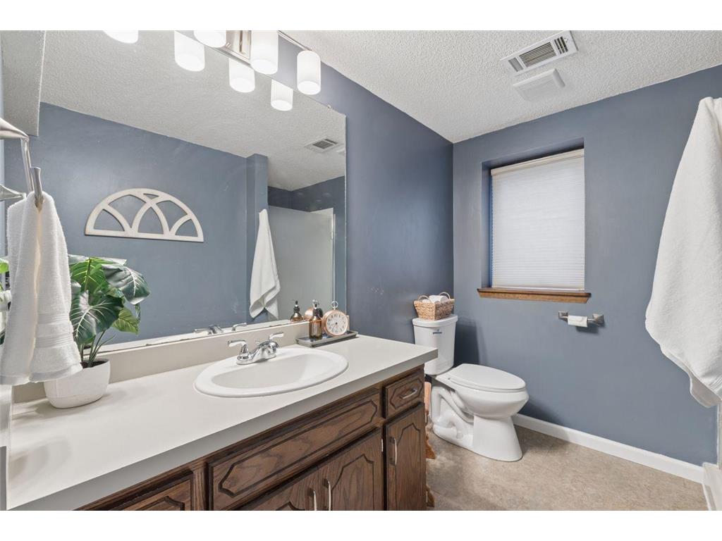 1916 Evergreen Echo Woodbury MN 55125 7052779 image18