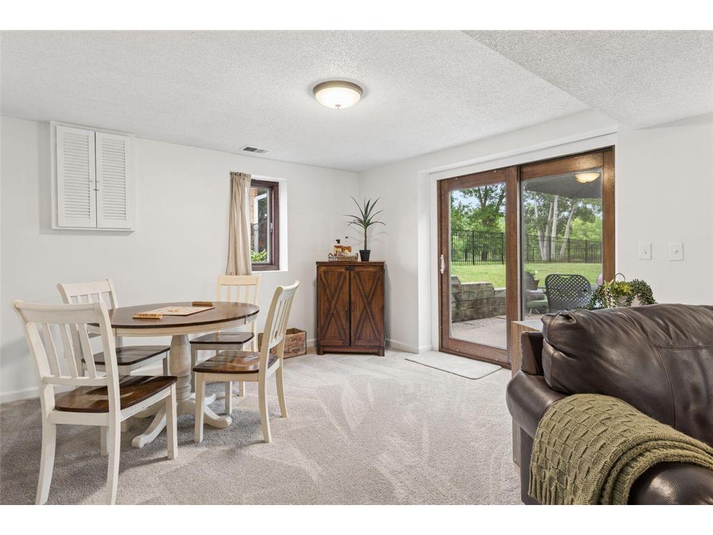 1916 Evergreen Echo Woodbury MN 55125 7052779 image19